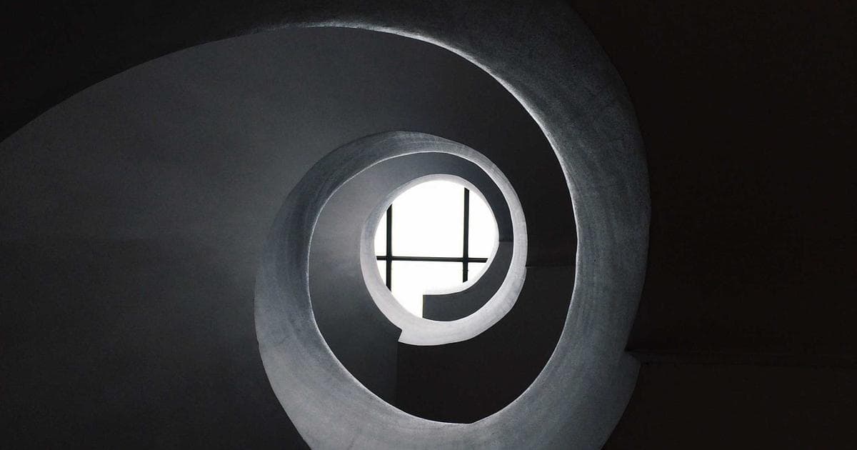 Digital image editing and resizing on a screen